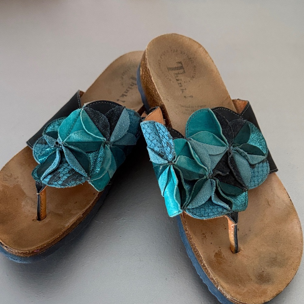 Think! Women's Teal and Tan Floral Sandals Size 9